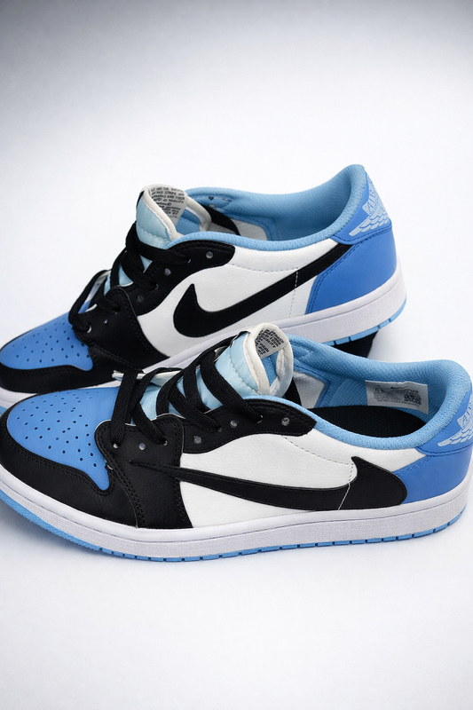 Low-Top Blue Nike Casual Sneakers